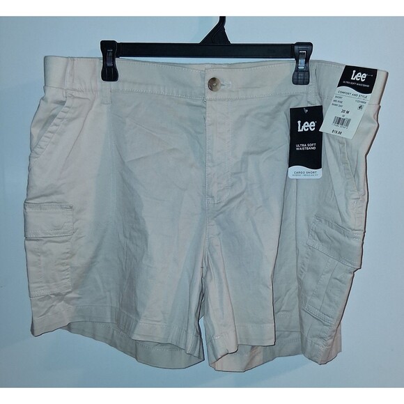 NWT Lee Mid-rise Khaki Bermuda Shorts Sz 20 - Picture 1 of 2